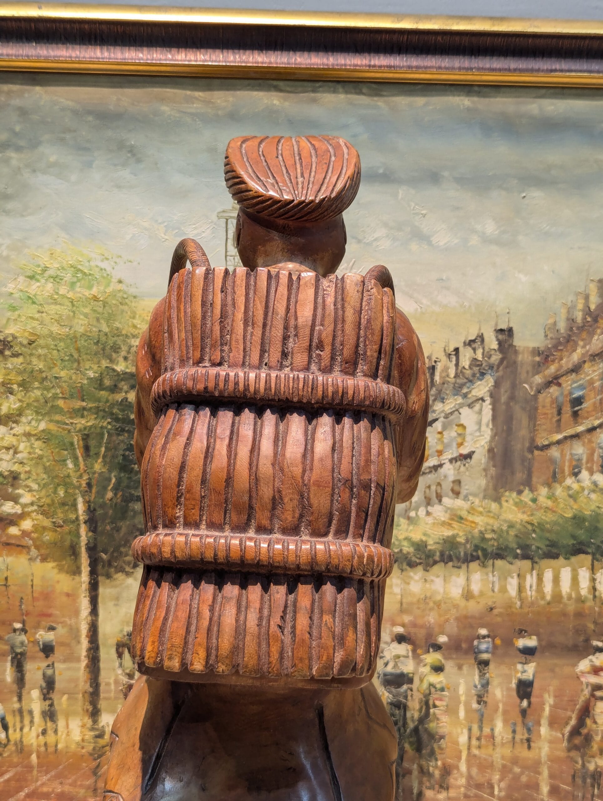 Lerili megamall Handmade Wooden Man Sculpture