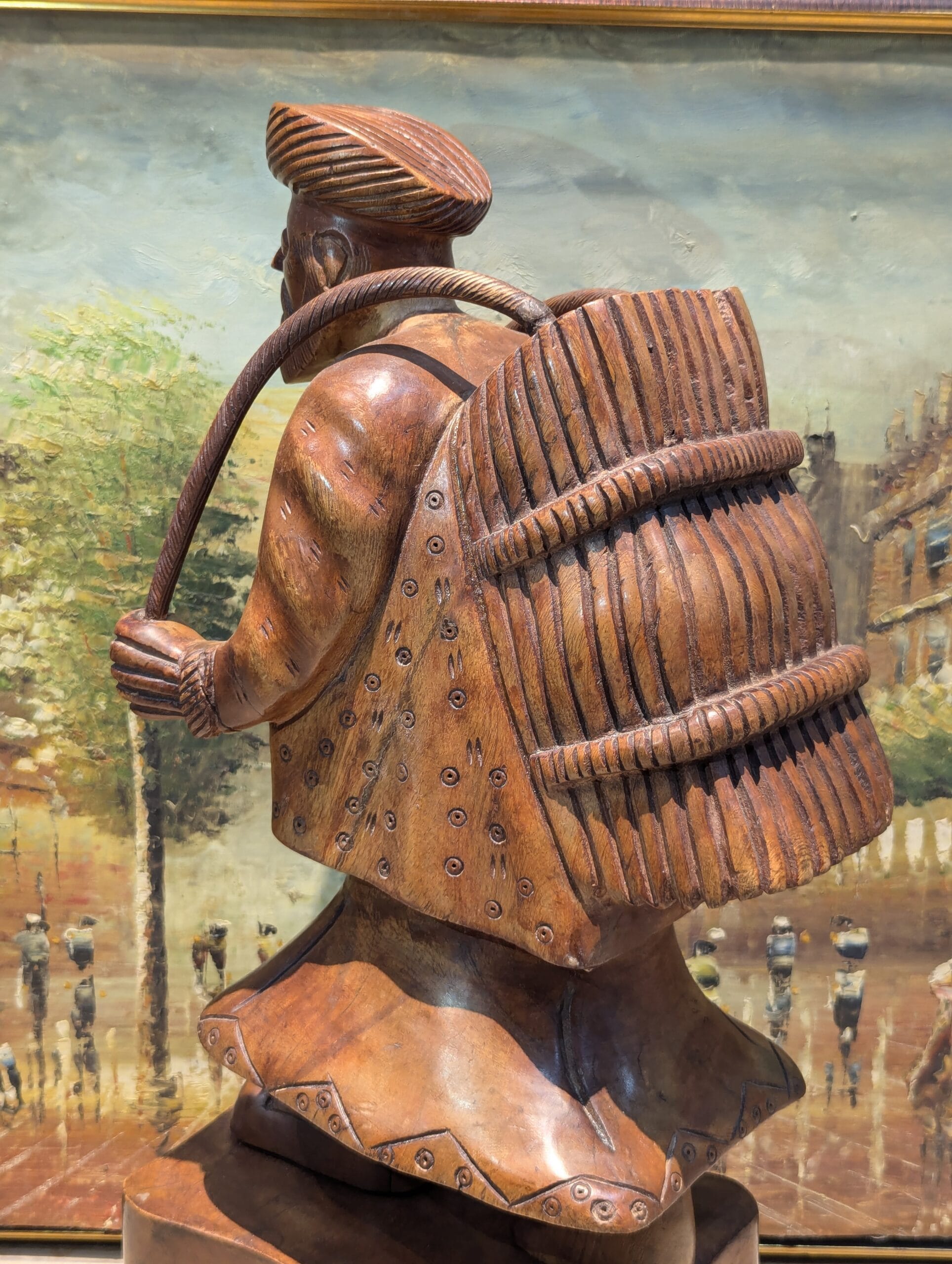 Lerili megamall Handmade Wooden Man Sculpture